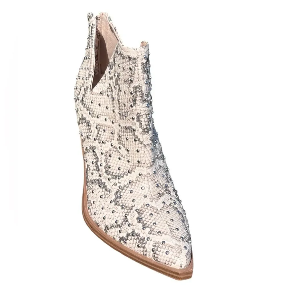 Steve Madden Animal Print Pointed Toe Ankle Boots Back Zipper Closure Size 8.5 - Picture 1 of 12